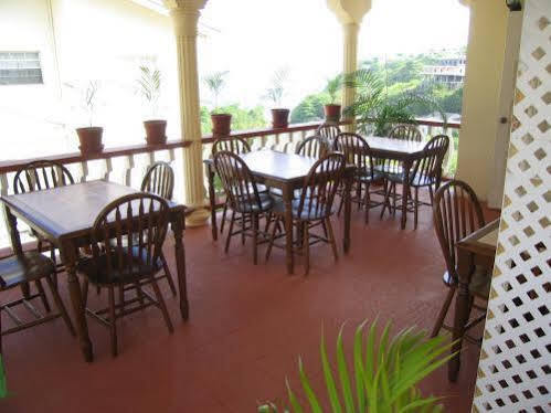 Rich View Hotel Kingstown Bagian luar foto